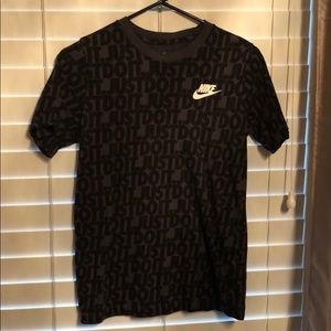 Black boys nike T-shirt size Large